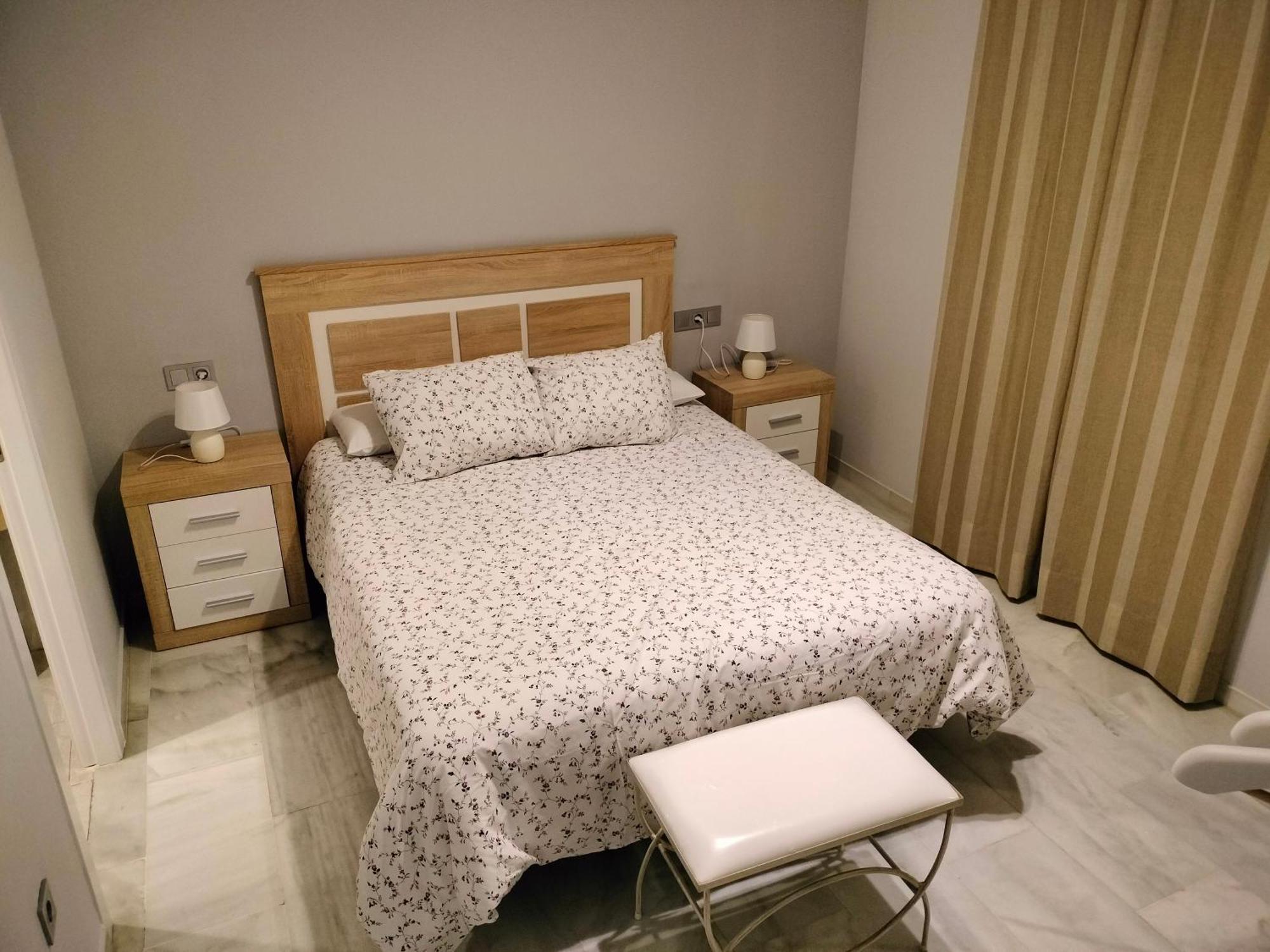 Acogedor Apartamento. Mezquita Wifi Cordoba Luaran gambar