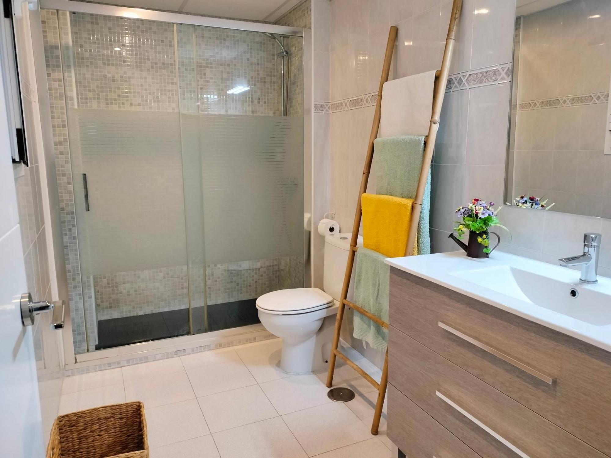 Acogedor Apartamento. Mezquita Wifi Cordoba Luaran gambar