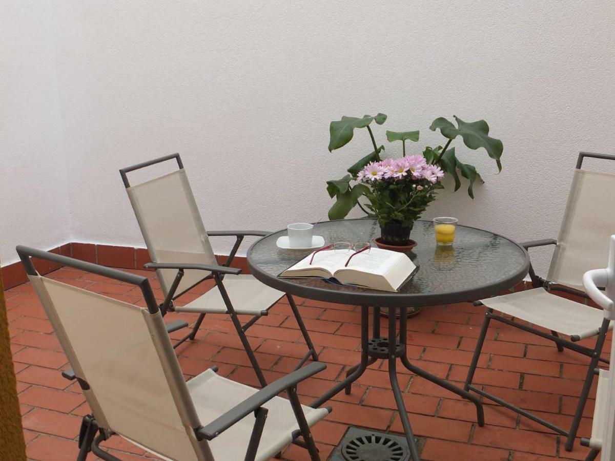 Acogedor Apartamento. Mezquita Wifi Cordoba Luaran gambar